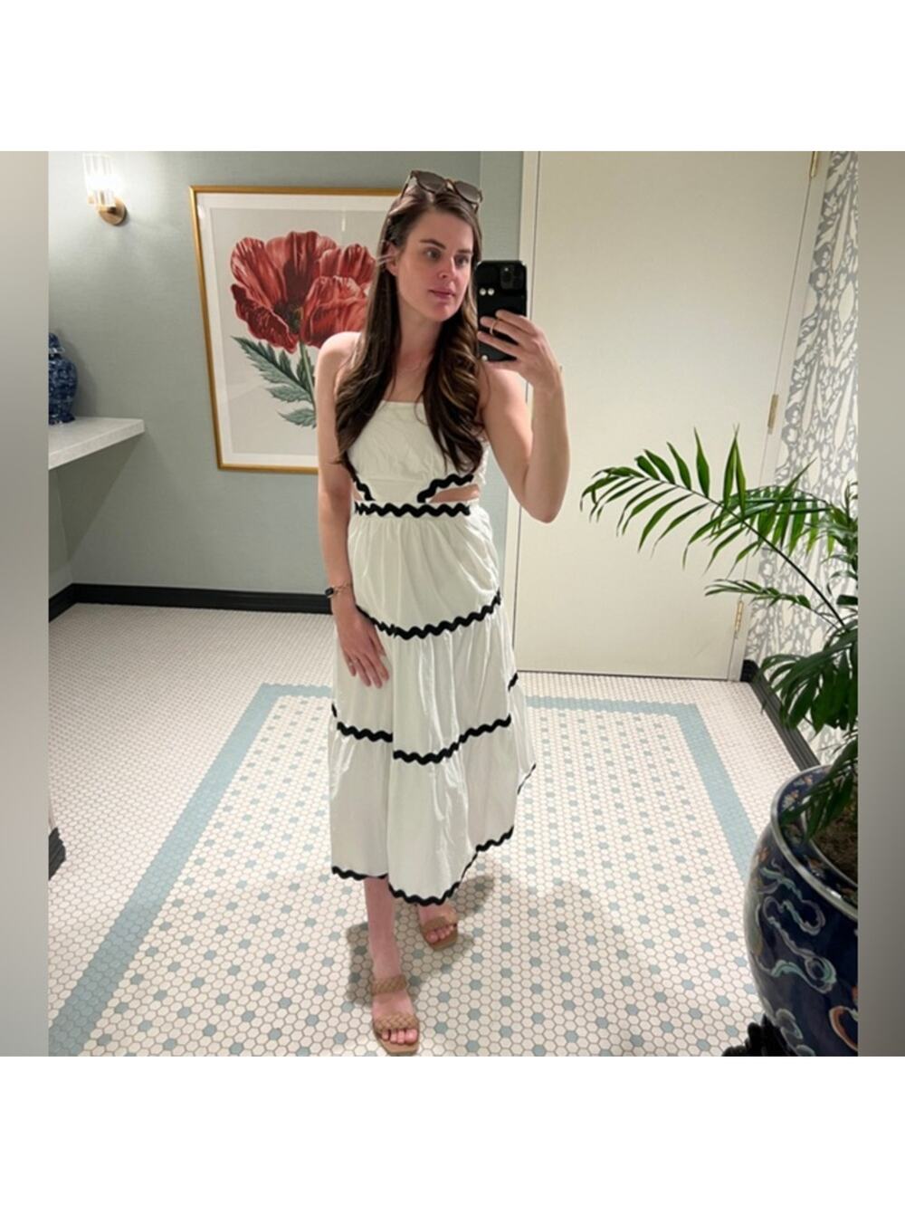 4SI3NNA White and Black Spaghetti Strap Sundress